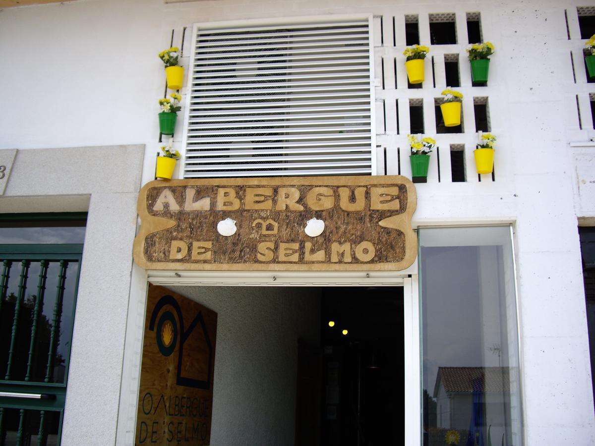 O Albergue De Selmo Arzúa Exterior foto